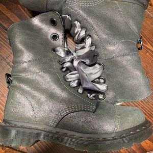 Dr Martens lace up boot